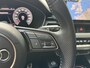 Audi A4 Avant 40 TFSI S-line Automaat | Volleer | Adaptieve cruise control | Lane assist | Afgevlakt sportstuur | Grootlichtassistent | 19 inch lichtmetalen velgen | Apple CarPlay | Parkeersensoren voor en achter | Achteruitrijcamera