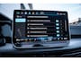 Volkswagen Golf Life Edition eHybrid | 'App-Connect' draadloze smartphone integratie | Achterbank in ongelijke delen neerklapbaar incl. middenarmsteun en doorlaadmogelijkheid | Afstandscontrolesysteem (Front Assist)