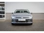 Volkswagen Golf Life Edition eHybrid | 'App-Connect' draadloze smartphone integratie | Achterbank in ongelijke delen neerklapbaar incl. middenarmsteun en doorlaadmogelijkheid | Afstandscontrolesysteem (Front Assist)