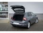 Volkswagen Golf Life Edition eHybrid | 'App-Connect' draadloze smartphone integratie | Achterbank in ongelijke delen neerklapbaar incl. middenarmsteun en doorlaadmogelijkheid | Afstandscontrolesysteem (Front Assist)