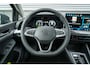 Volkswagen Golf Life Edition eHybrid | 'App-Connect' draadloze smartphone integratie | Achterbank in ongelijke delen neerklapbaar incl. middenarmsteun en doorlaadmogelijkheid | Afstandscontrolesysteem (Front Assist)