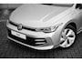 Volkswagen Golf Life Edition eHybrid | 'App-Connect' draadloze smartphone integratie | Achterbank in ongelijke delen neerklapbaar incl. middenarmsteun en doorlaadmogelijkheid | Afstandscontrolesysteem (Front Assist)