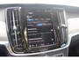 Volvo V90 T6 350PK AWD Ultra Dark | Adaptieve Cruise Control met Pilot Assist | Verwarmde Voorstoelen en Stuurwiel | Panoramisch Schuif-/kanteldak | Gelamineerde zijruiten en achterruit | Harman Kardon | Head-Up Display | Semi- Elektrische Trekhaak | 360º Camera | All-Seasonbanden | Blind Spot Information System | Verwarmbare achterbank | 19" Lichtmetalen wielen