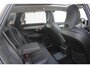 Volvo V90 T6 350PK AWD Ultra Dark | Adaptieve Cruise Control met Pilot Assist | Verwarmde Voorstoelen en Stuurwiel | Panoramisch Schuif-/kanteldak | Gelamineerde zijruiten en achterruit | Harman Kardon | Head-Up Display | Semi- Elektrische Trekhaak | 360º Camera | All-Seasonbanden | Blind Spot Information System | Verwarmbare achterbank | 19" Lichtmetalen wielen