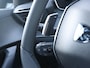 Peugeot 2008 1.2 Hybrid 136 Allure Automaat | Navigatie | Achteruitrijcamera | Parkeersensoren Voor en Achter | Full-LED Koplampen | Climate Control | 17" Lichtmetalen Velgen | Apple Carplay/Android Auto |