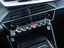 Peugeot 2008 1.2 Hybrid 136 Allure Automaat | Navigatie | Achteruitrijcamera | Parkeersensoren Voor en Achter | Full-LED Koplampen | Climate Control | 17" Lichtmetalen Velgen | Apple Carplay/Android Auto |