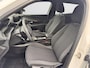 Peugeot e-2008 EV Active 50 kWh | All-in prijs incl. 12 mnd BOVAG garantie | 3 Fase | 10.000 km | AVILOO Accutest