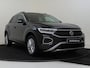 Volkswagen T-Roc 1.0 TSI Life | LED-voor en achterlichten | Achteruitrijcamera | Adaptive cruise control | Connected services |