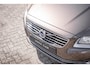 Volvo V70 D4 Nordic+ AUTOMAAT | Lederen bekleding | Standkachel | Stoelverwarming | Navigatie | Trekhaak | Volledig onderhoud | Dak spoiler | Getint Glas |