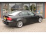 BMW 3-Serie 320i High Executive ✅ Schuifdak ✅ Leer ✅ Xenon ✅ Navigatie