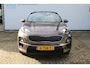 Kia Sportage 1.6 GDI DynamicLine | Incl. 12 maanden Garantie | Achteruitrijcamera | Cruise control | Lane assist | Apple CarPlay/Android auto | Navigatie | Parkeersensoren V+A | Climate Control | 17 inch lichtmetalen velgen | Origineel NL auto | NAP |