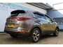 Kia Sportage 1.6 GDI DynamicLine | Incl. 12 maanden Garantie | Achteruitrijcamera | Cruise control | Lane assist | Apple CarPlay/Android auto | Navigatie | Parkeersensoren V+A | Climate Control | 17 inch lichtmetalen velgen | Origineel NL auto | NAP |