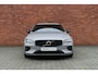 Volvo V60 T6 Plug-in hybrid AWD Plus Dark | Trekhaak | 360 Graden Camera | Elektrisch Verstelbare Voorstoelen | Harman Kardon | Verwarmbare Voorstoelen + Stuurwiel | Apple Carplay | Google Maps | BLIS Dodehoekdetectie