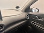 Hyundai Kona 1.0 T-GDI Stuur/Stoelverwarming | Carplay | Parkeersensoren | Camera | Digitaal Dashboard | 16" Lichtmetaal | Achteruitrijcamera | Airco | Apple Carplay/Android Auto|telefoonintegratie premium
