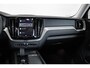 Volvo XC60 T6 Plug-in hybrid AWD Ultra Dark | Stoelverwarming | Stuurwielverwarming | Head Up Display | 360° Parkeer Camera | Harman Kardon Premium Audio | Panoramisch Schuif-kanteldak | Semi- Elektrische Trekhaak | Google infotainment |
