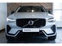 Volvo XC60 T6 Plug-in hybrid AWD Ultra Dark | Stoelverwarming | Stuurwielverwarming | Head Up Display | 360° Parkeer Camera | Harman Kardon Premium Audio | Panoramisch Schuif-kanteldak | Semi- Elektrische Trekhaak | Google infotainment |