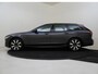Volvo V90 2.0 T8 AWD UIt. Dark | Trekhaak | Schuif-/Kanteldak |