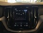 Volvo XC60 T8 Plug-In AWD R-Design / Panoramadak / Leer / Apple Carplay / Dab / HK / BLIS / Adapt cruise / Pilot ass / Stuur- en Stoelverw - Elek Trekhaak -