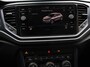 Volkswagen T-Roc 1.5 TSI DSG Active | Navigatie | App Connect/Apple Carplay/Android Auto | Climate Control | Cruise control Adaptive | PDC VA | Winter Pack | Lichtmetalen Velgen