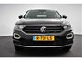 Volkswagen T-Roc 1.5 TSI DSG Active Volkswagen T-Roc 1.5 TSI Active | Navigatie | App Connect | Climate Control | Cruise control Adaptive | PDC VA | App | Winter Pack