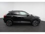 Volkswagen T-Roc 1.5 TSI DSG Active Volkswagen T-Roc 1.5 TSI Active | Navigatie | App Connect | Climate Control | Cruise control Adaptive | PDC VA | App | Winter Pack