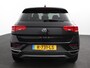 Volkswagen T-Roc 1.5 TSI DSG Active | Navigatie | App Connect/Apple Carplay/Android Auto | Climate Control | Cruise control Adaptive | PDC VA | Winter Pack | Lichtmetalen Velgen
