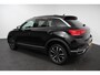 Volkswagen T-Roc 1.5 TSI DSG Active Volkswagen T-Roc 1.5 TSI Active | Navigatie | App Connect | Climate Control | Cruise control Adaptive | PDC VA | App | Winter Pack
