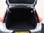 Volvo XC40 Extended Plus 82 kWh | Trekhaak | Two-Tone | All-Seasonbanden