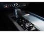 Volvo XC60 T6 Automaat Recharge AWD Plus Dark | Demo Deal | Adaptive cruise control | Parkeerverwarming | Panoramadak | 19'' Lichtmetalen Velgen | Adaptieve Cruise Control | Google Infotainment | Apple Carplay | Parkeercamera | Lederen Bekleding | Parkeersensoren voor + achter