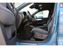 Volvo XC40 B4 Automaat Plus Dark | Google Maps | Trekhaak, semi elektrisch inklapbaar | BLIS | Verwarmbaar stuurwiel | Verwarmbare voorstoelen | Apple Carplay | Elektrisch verstelbare bestuurderstoel met geheugenfunctie | Noodwiel | Parkeercamera achter | Parkeersensoren achter