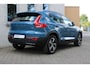 Volvo XC40 B4 Automaat Plus Dark | Google Maps | Trekhaak, semi elektrisch inklapbaar | BLIS | Verwarmbaar stuurwiel | Verwarmbare voorstoelen | Apple Carplay | Elektrisch verstelbare bestuurderstoel met geheugenfunctie | Noodwiel | Parkeercamera achter | Parkeersensoren achter