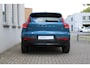 Volvo XC40 B4 Automaat Plus Dark | Google Maps | Trekhaak, semi elektrisch inklapbaar | BLIS | Verwarmbaar stuurwiel | Verwarmbare voorstoelen | Apple Carplay | Elektrisch verstelbare bestuurderstoel met geheugenfunctie | Noodwiel | Parkeercamera achter | Parkeersensoren achter