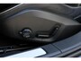 Volvo V60 T6 Plug-in hybrid AWD Plus Dark | Lederen bekleding | Trekhaak, semi elektrisch inklapbaar | 360 graden camera | Verwarmbaar stuurwiel | Verwarmbare voorstoelen | Verwarmbare buitenste zitplaatsen achter | Google Maps navigatie | Harman Kardon Audio