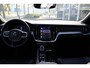 Volvo V60 T6 Plug-in hybrid AWD Plus Dark |Semi elektrische trekhaak | 360 graden camera | Verwarmbare voorstoelen en achterbank | Verwarmbaar stuurwiel | Premium audio by Harman Kardon | Leren bekleding