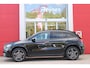Mercedes-Benz GLA 250 e AMG LINE "NIEUW MODEL!" | PANORAMISCH SCHUIF/KANTEL DAK | ELEKTRISCH BEDIENBARE VOORSTOELEN MET GEHEUGENFUNCTIE EN "ZITKINEMATICA" | DRAADLOZE APPLE CARPLAY/ANDROID AUTO | NIGHT PAKKET: DAKRELING ZWART, ZIJRUITEN EN ACHTERRUITEN ZWART, LICHTMETALEN VELGEN 19" ZWART | HEAD UP DISPLAY | REALITY-NAVIGATIE  | 360° CAMERA | MULTI BEAM LED KOPLAMPEN | DODEHOEK DETECTIE | ADAPTIVE CRUISE CONTROL | KEYLESS GO | SFEER VERLICHTING | ELEKTRISCH BEDIENBARE ACHTERKLEP | DRAADLOZE TELEFOONLADER |