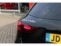 Mercedes-Benz GLA 250 e AMG LINE "NIEUW MODEL!" | PANORAMISCH SCHUIF/KANTEL DAK | ELEKTRISCH BEDIENBARE VOORSTOELEN MET GEHEUGENFUNCTIE EN "ZITKINEMATICA" | DRAADLOZE APPLE CARPLAY/ANDROID AUTO | STOEL VERWAMING | NIGHT PAKKET: DAKRELING ZWART, ZIJRUITEN EN ACHTERRUITEN ZWART, LICHTMETALEN VELGEN 19" ZWART | HEAD UP DISPLAY | REALITY-NAVIGATIE | 360° CAMERA | MULTI BEAM LED KOPLAMPEN | DODEHOEK DETECTIE | ADAPTIVE CRUISE CONTROL | KEYLESS GO | SFEER VERLICHTING | ELEKTRISCH BEDIENBARE ACHTERKLEP | DRAADLOZE TELEFOONLADER |