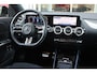 Mercedes-Benz GLA 250 e AMG LINE "NIEUW MODEL!" | PANORAMISCH SCHUIF/KANTEL DAK | ELEKTRISCH BEDIENBARE VOORSTOELEN MET GEHEUGENFUNCTIE EN "ZITKINEMATICA" | DRAADLOZE APPLE CARPLAY/ANDROID AUTO | NIGHT PAKKET: DAKRELING ZWART, ZIJRUITEN EN ACHTERRUITEN ZWART, LICHTMETALEN VELGEN 19" ZWART | HEAD UP DISPLAY | REALITY-NAVIGATIE  | 360° CAMERA | MULTI BEAM LED KOPLAMPEN | DODEHOEK DETECTIE | ADAPTIVE CRUISE CONTROL | KEYLESS GO | SFEER VERLICHTING | ELEKTRISCH BEDIENBARE ACHTERKLEP | DRAADLOZE TELEFOONLADER |
