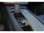 Volvo XC90 T8 Recharge AWD Ultimate Bright - LONG RANGE - Panorama/schuifdak - IntelliSafe Assist & Surround - Parkeercamera achter - Verwarmde voorstoelen, stuur & achterbank - Parkeersensoren voor & achter - Elektr. bedienb. voorstoelen met geheugen - Draadloze tel. lader - 20' LMV