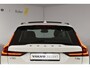 Volvo V90 T8 455PK Automaat Plug-in Hybrid AWD Ultra Dark / Navigatie / 360 Camera / Harman Kardon / Stuur & Stoelverwarming / Gelaagde Zijruiten / LM Velgen / Trekhaak