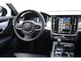 Volvo V90 T8 455PK Automaat Plug-in Hybrid AWD Ultra Dark / Navigatie / 360 Camera / Harman Kardon / Stuur & Stoelverwarming / Gelaagde Zijruiten / LM Velgen / Trekhaak