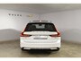 Volvo V90 T8 455PK Automaat Plug-in Hybrid AWD Ultra Dark / Navigatie / 360 Camera / Harman Kardon / Stuur & Stoelverwarming / Gelaagde Zijruiten / LM Velgen / Trekhaak