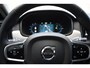 Volvo V90 T8 455PK Automaat Plug-in Hybrid AWD Ultra Dark / Navigatie / 360 Camera / Harman Kardon / Stuur & Stoelverwarming / Gelaagde Zijruiten / LM Velgen / Trekhaak