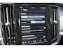 Volvo V90 T8 455PK Automaat Plug-in Hybrid AWD Ultra Dark / Navigatie / 360 Camera / Harman Kardon / Stuur & Stoelverwarming / Gelaagde Zijruiten / LM Velgen / Trekhaak