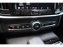 Volvo V90 T8 455PK Automaat Plug-in Hybrid AWD Ultra Dark / Navigatie / 360 Camera / Harman Kardon / Stuur & Stoelverwarming / Gelaagde Zijruiten / LM Velgen / Trekhaak