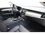Volvo V90 T8 455PK Automaat Plug-in Hybrid AWD Ultra Dark / Navigatie / 360 Camera / Harman Kardon / Stuur & Stoelverwarming / Gelaagde Zijruiten / LM Velgen / Trekhaak