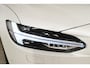Volvo V90 T8 455PK Automaat Plug-in Hybrid AWD Ultra Dark / Navigatie / 360 Camera / Harman Kardon / Stuur & Stoelverwarming / Gelaagde Zijruiten / LM Velgen / Trekhaak