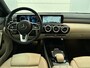 Mercedes-Benz A-klasse 180 Business Solution Luxury (SFEERVERLICHTING, TREKHAAK AFNEEMBAAR, CAMERA, 1e EIGENAAR)