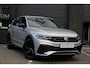 Volkswagen Tiguan 1.5 TSI 3x R-Line Business+ Black Style pakket | Panorama dak | Reflex Zilver | Full option | Trekhaak afneembaar