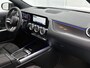 Mercedes-Benz GLA 180 Business Solution AMG | Premium Plus pakket | Trekhaak | Smartphone integratie | Multibeam LED | 360° camera | Head-up display | Panoramaschuifdak |