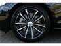 Volvo V60 T6 Automaat Plug-in hybrid AWD Plus Dark | Trekhaak | Premium audio by Harman Kardon | Verwarmbare voorstoelen en achterbank | Open Grid Textiel | Visual Park Assist | Google Assistant | Verwarmbare voorruit en stuurwiel
